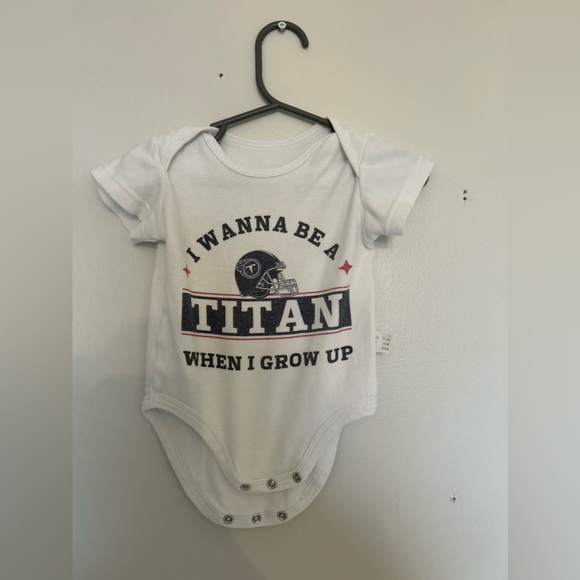 3-6 month Baby tennessee titans shirt - Picture 1 of 3